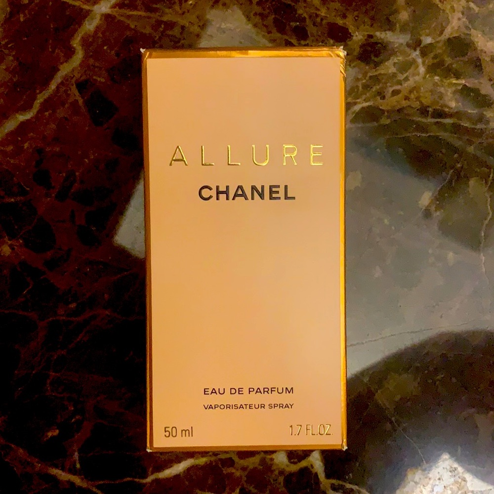 CHANEL ALLURE BRAND NEW !!!